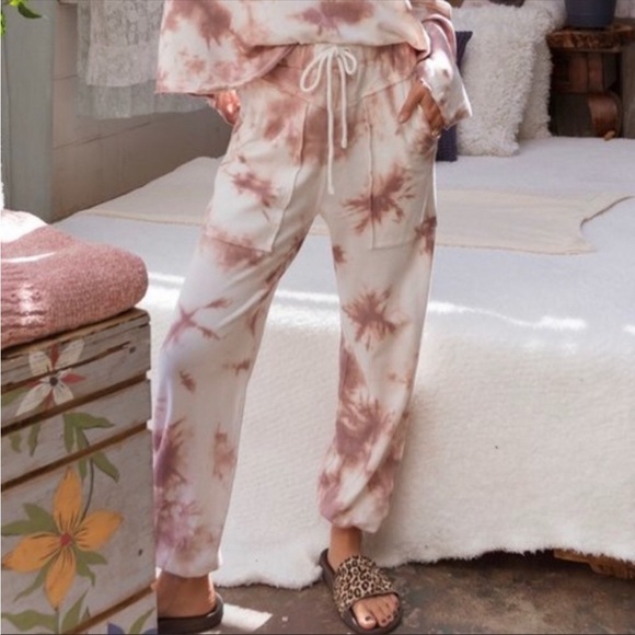 POL - Cozy Tie Dye Wild Berry Splash Joggers - Picture 6 of 8